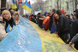 Майданівці в Одесі провели “Марш регіонів” під 500-метровим прапором України