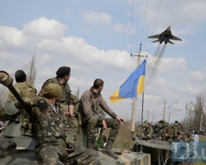 Терористів, які захопили міжнародний аеропорт у Донецьку, викурили залпи з літака і вертольота