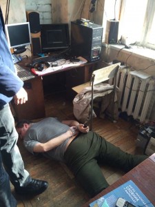 В Одесі співробітники контррозвідки та СБУ піймали зловмисника, який шпигував за військовим аеродромом для ФСБ