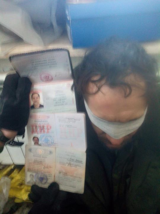 Захоплений у полон бандит з кличкою “Гном”, який разом з “Гіві” бив перед телекамерою російських “журналістів” полоненого українського комбата