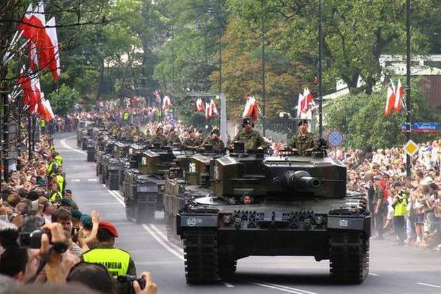 У Польщі 95-річчя Перемоги над московським більшовизмом відсвяткували військовим парадом