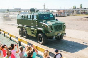 В Україні презентували новий бронеавтомобіль – КрАЗ Feona