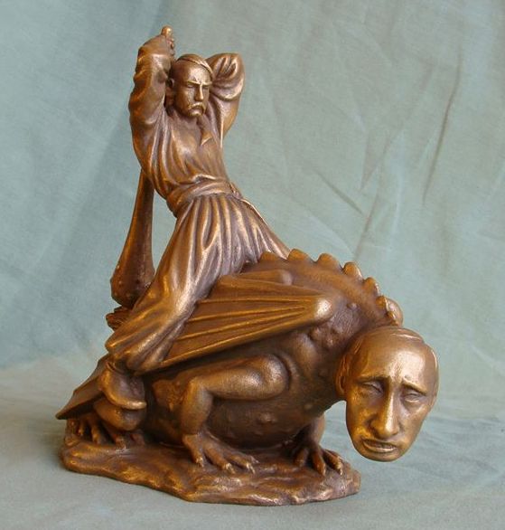 Творчість скульптора з Черкас: Котигорошко лупить змія, “схожого на Путіна”