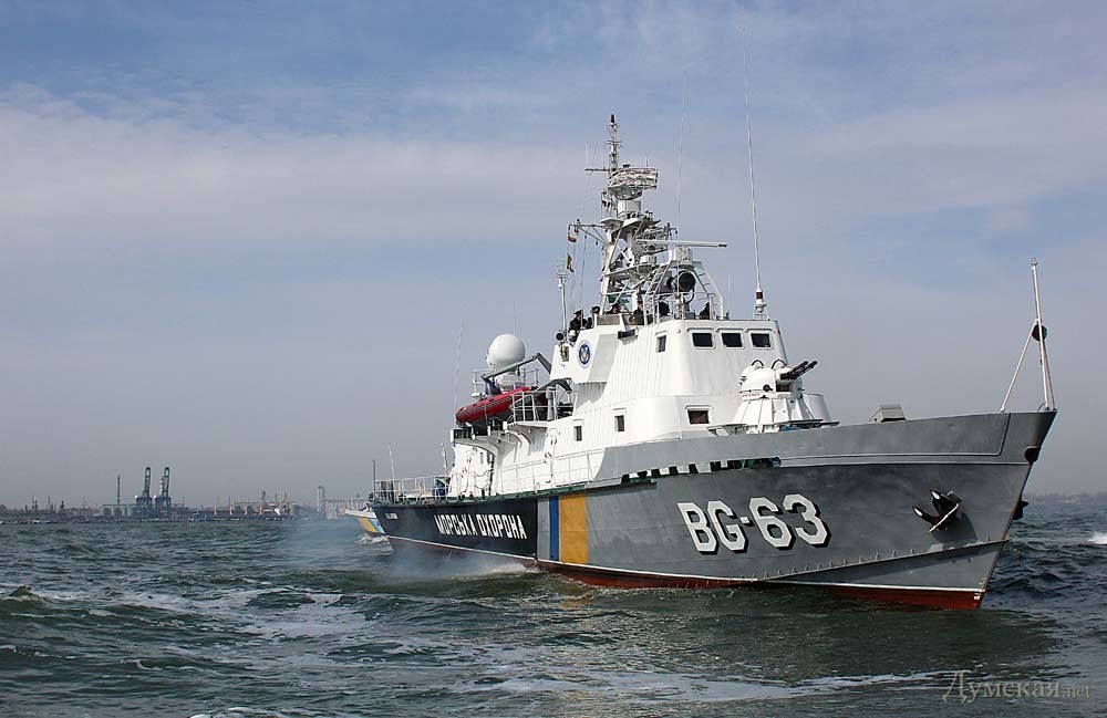Напруга: біля бурової установки у Чорному морі – прикордонні кораблі України та Росії