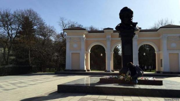 Не зламати: в окупованому Криму, як і по всій Україні, вшановують Тараса Шевченка