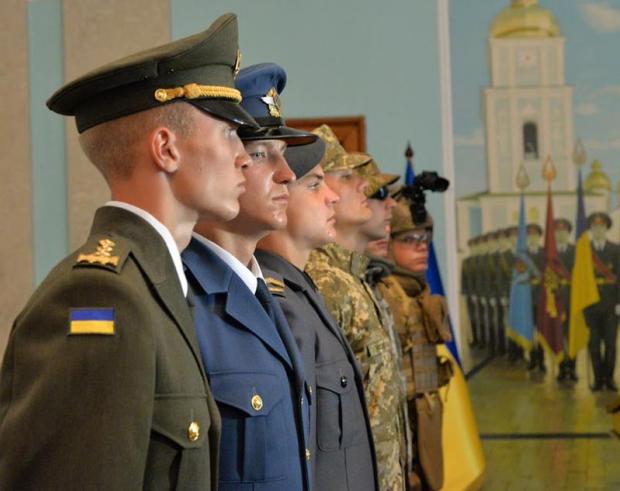 Для української армії розроблено нову парадну форму
