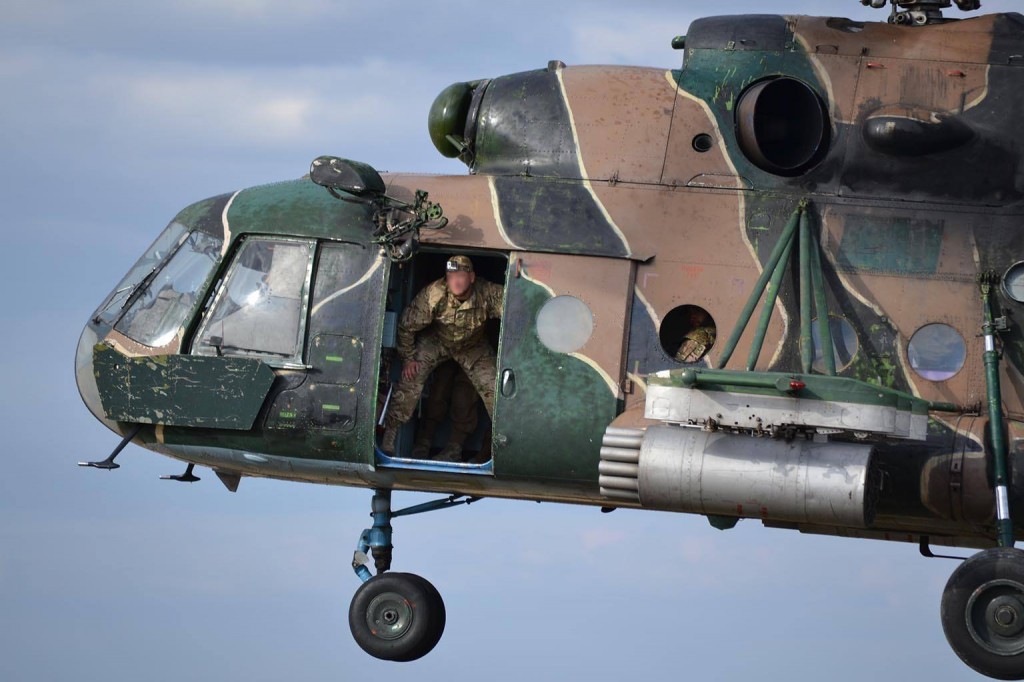 У зоні АТО український спецназ тренується висаджуватися з вертольотів у ворожому тилу