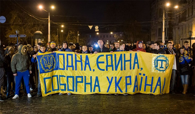 Футбольні фанати з усієї України пройшлися маршем по центру Одеси
