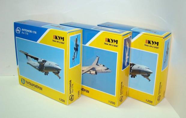 Компанія “КУМ” виготовила серію стендових моделей військової техніки ЗСУ