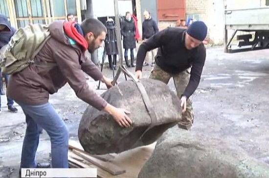 На Дніпропетровщині знайдено дві прадавні статуї в чудовому стані