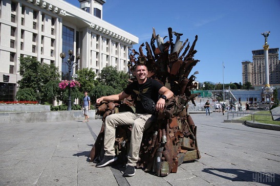У Києві встановили нагадування про війну – “Залізний трон Сходу”