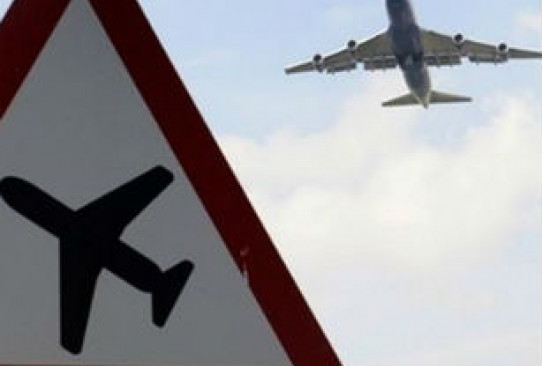 З 24 березня українцям забороняють залишати межі країни. Закривають усі аеропорти, окрім Борисполя