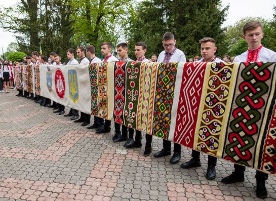 На Івано-Франківщині створили рекордний вишитий рушник