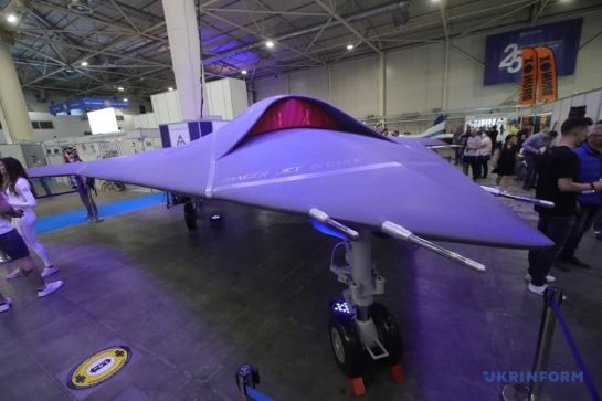 Українські конструктори авіакосмічної галузі розробили надшвидкий бойовий дрон