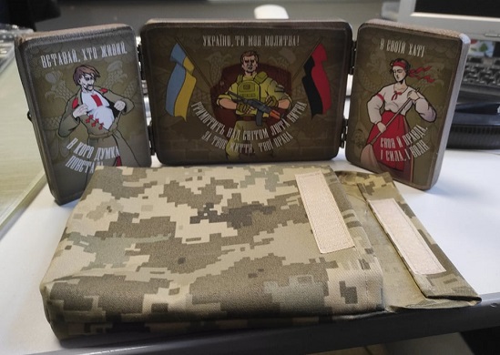 У Черкасах виготовили унікальні арт-мистецькі подарунки для волонтерів і військових