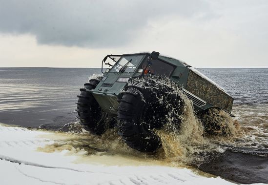 Українські позашляховики Sharp найкращим чином показали себе в пісках Еміратів і снігах Північного полюса