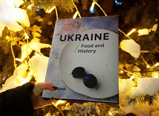 Книга «Україна. Їжа та історія» потрапила у дві номінації престижної міжнародної премії Gourmand Awards