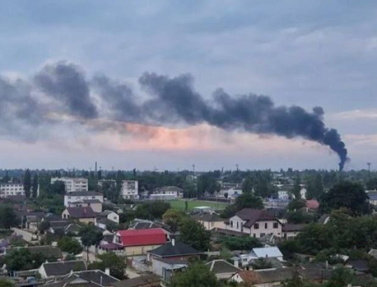 В Криму – знову вибухи й вогонь пожежі. У Меджлісі кажуть про те, що в окупантів рвуться склади боєприпасів
