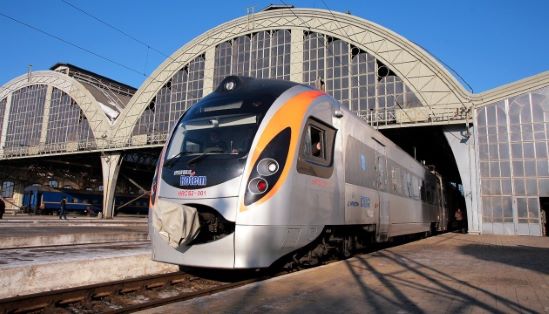 Потяги Укрзалізниці оснащують терміналами Starlink