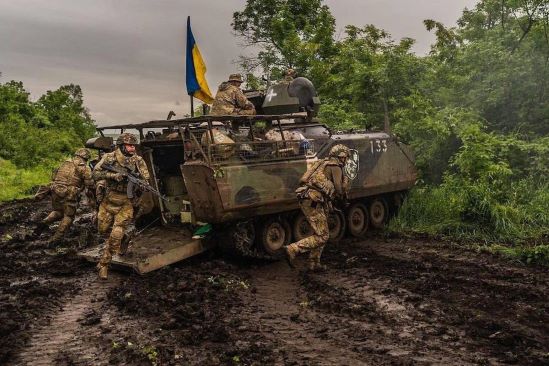 Україна задіяла покищо лише 3 з 12 бригад у контрнаступі – Reuters