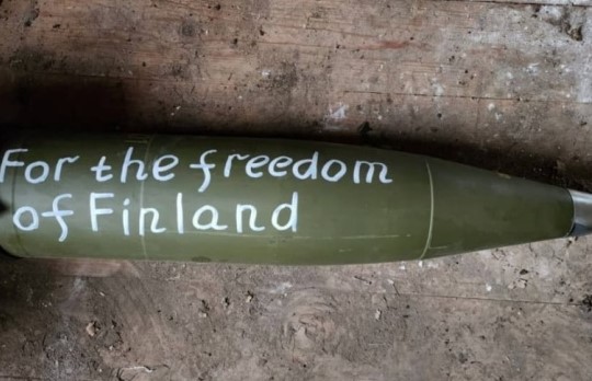 Кандидат у президенти Фінляндії знаменитий завдяки… напису на снаряді ЗСУ, замовленому через Черкаси