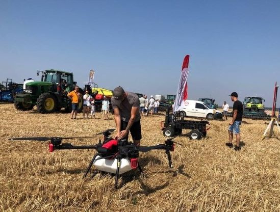 Український стартап FarmFleet розпочав поставки аграрних дронів з України до США