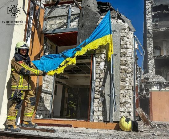 Удар по Черкасах: ворогом зруйновано готель, але не віру в Перемогу