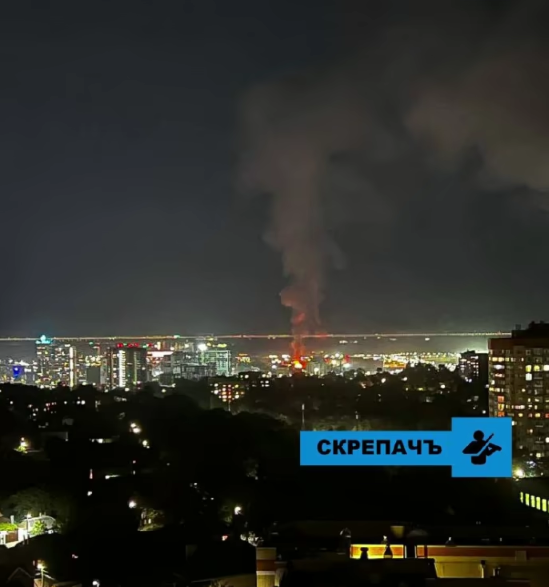 “За вільну росію без путіна”: у російському Ростові згоріли склади з формою для окупантів