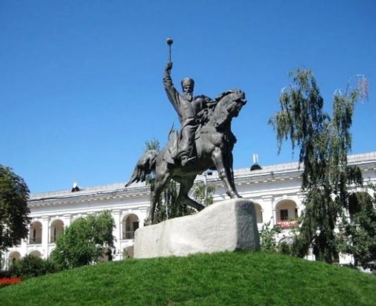 Археологи готуються до пошуку поховання гетьмана Сагайдачного на території Києво-Могилянської академії